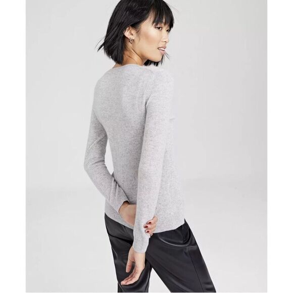 Grey Cashmere V-neck Sweater - Picture 2 of 9